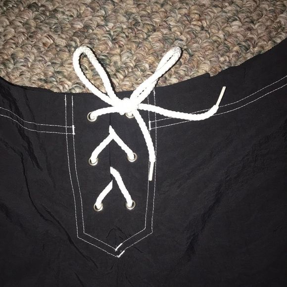 Kathy Ireland Large Nylon Shorts - Picture 2 of 5